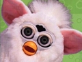 Tirez sur le Furby pour jouer en ligne